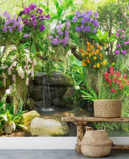 pequeño fondo de pantalla cascada y flores en el jardín