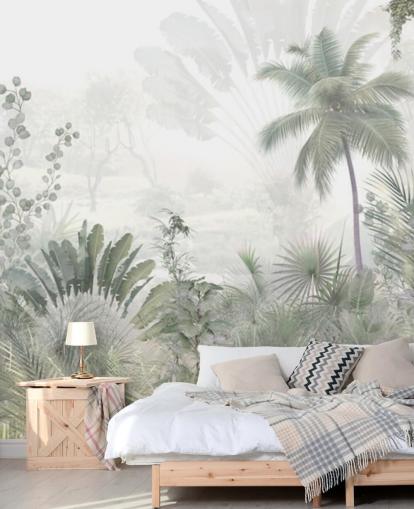 Papel pintado de paisaje selvático verde apagado con palmeras altas y un fondo brumoso