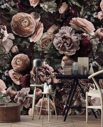 mörkrosa blommig tapet kallad Velveteen Flowers Dark Blush av Andrea Haase för sovrum och vardagsrum mörkrosa blommig tapet kallad Velveteen Flowers Dark Blush av Andrea Haase för sovrum och vardagsrum
