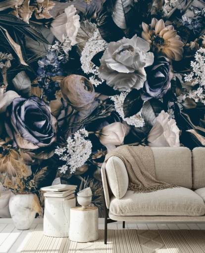 mural de papel pintado floral oscuro llamado Vintage Flower Meadow de Andrea Haase para dormitorios, salas de estar y comedores