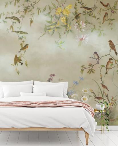 beigefarbene und hellgrüne Blumentapete namens Meadow von Marina Stupakova für Schlafzimmer beigefarbene und hellgrüne Blumentapete namens Meadow von Marina Stupakova für Schlafzimmer