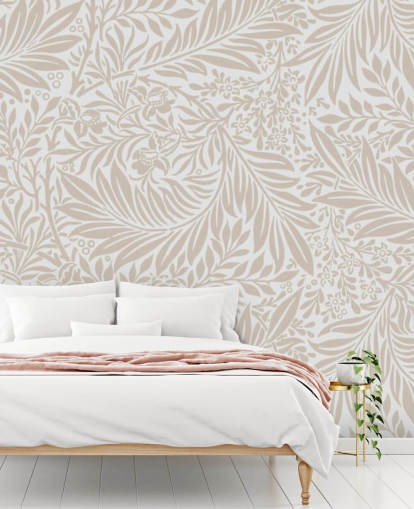 Papel pintado con estampado de larkspur en color beige de William Morris