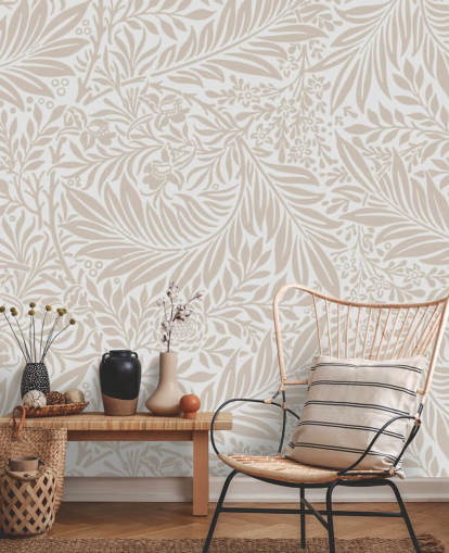 Papier peint à motif Larkspur en beige de William Morris