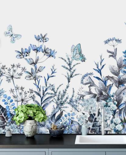 blå og hvid blomstertapet