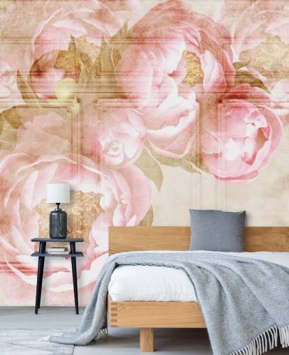 papel pintado de flores rosadas sobre paneles beige