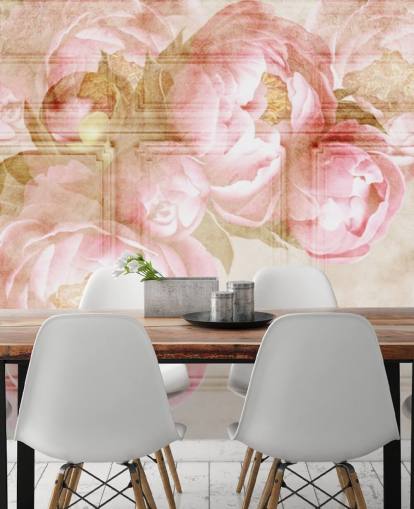 papel pintado de flores rosadas sobre paneles beige