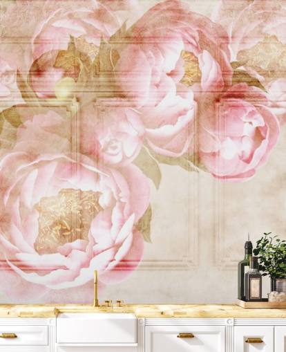 papel pintado de flores rosadas sobre paneles beige