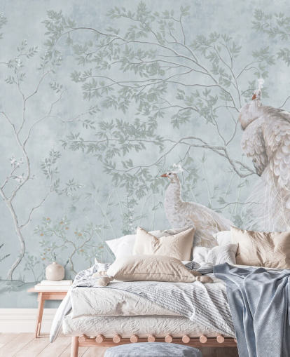 weiße Pfauen gegen Ente, Ei, blaue Chinoiserie-Tapete weiße Pfauen gegen Ente, Ei, blaue Chinoiserie-Tapete