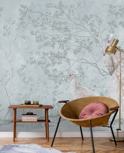 weiße Pfauen gegen Ente, Ei, blaue Chinoiserie-Tapete