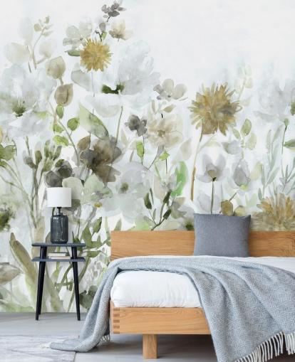 behang met saliegroene en grijze bloemen