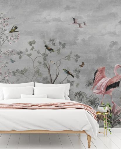 Fondo gris nublado con ramas y flores rosadas y pájaros flamencos Fondo gris nublado con ramas y flores rosadas y pájaros flamencos