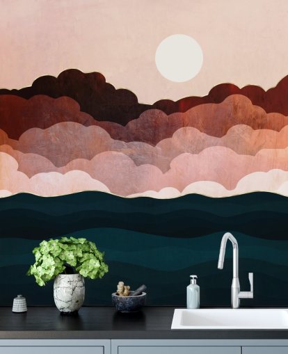 Roze en kastanjebruine wolken in een roze lucht met een donkerblauwe zeemuurschildering Roze en kastanjebruine wolken in een roze lucht met een donkerblauwe zeemuurschildering