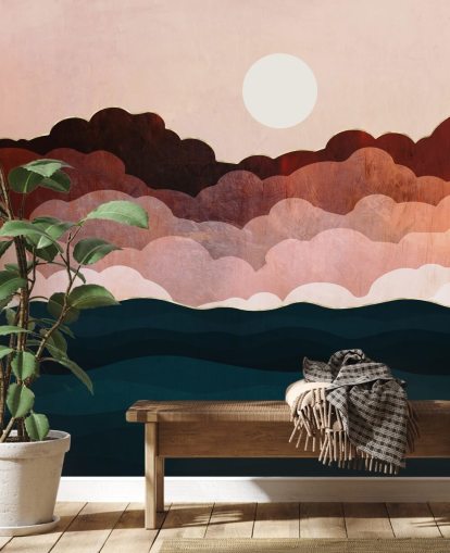 Roze en kastanjebruine wolken in een roze lucht met een donkerblauwe zeemuurschildering