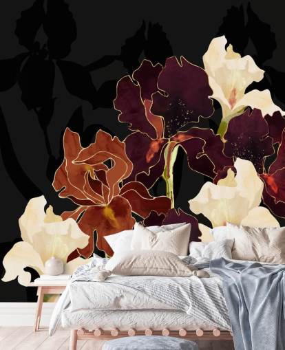 Sfondo nero con una miscela di fiori di iris viola, marroni e bianchi