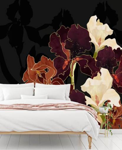 Fond noir avec un mélange de fleurs d'iris violettes, brunes et blanches