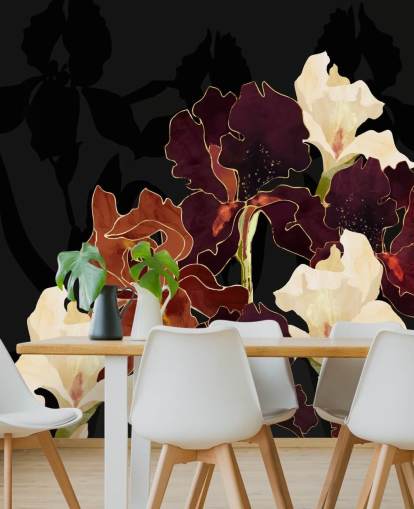 Fond noir avec un mélange de fleurs d'iris violettes, brunes et blanches