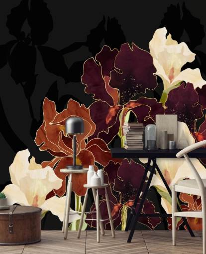 Sfondo nero con una miscela di fiori di iris viola, marroni e bianchi