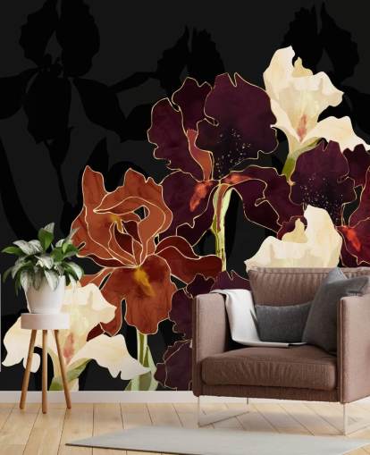 Fond noir avec un mélange de fleurs d'iris violettes, brunes et blanches