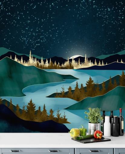 Ciel bleu marine au-dessus de montagnes verdoyantes avec une rivière bleu clair