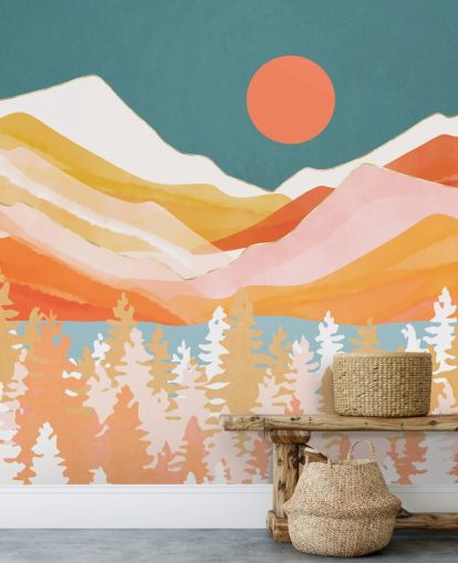 Orange und gelbe Berge und Wald mit blaugrünem Himmel und orangefarbener Sonne Orange und gelbe Berge und Wald mit blaugrünem Himmel und orangefarbener Sonne