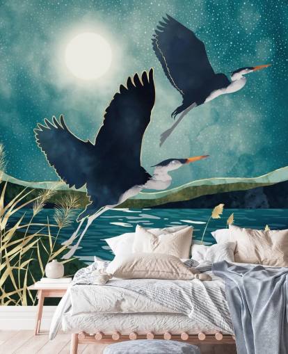 Garzas marinas volando sobre un río azul con un cielo turquesa