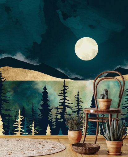 Dunkelblauer Himmel mit weißem Mond über dunklem Wald und Bergen