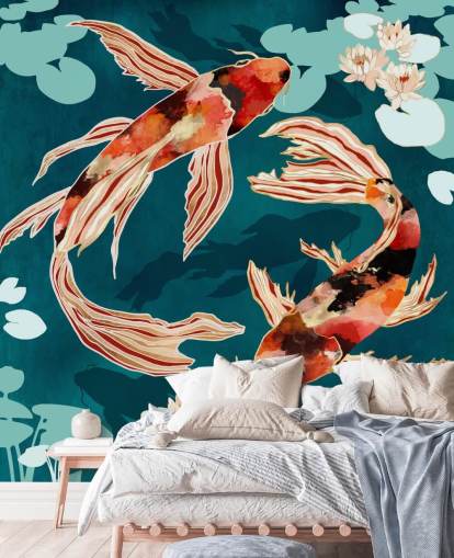 Koi orange nageant dans un étang bleu avec des nénuphars turquoises