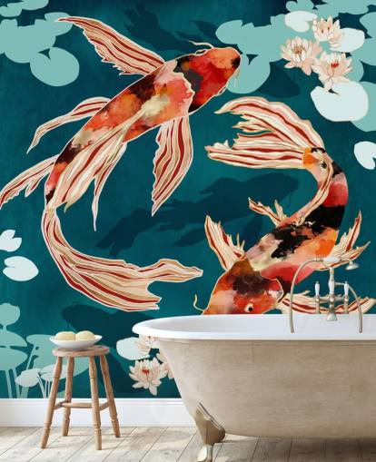 Orange Koi schwimmt in einem blauen Teich mit türkisfarbenen Seerosenblättern