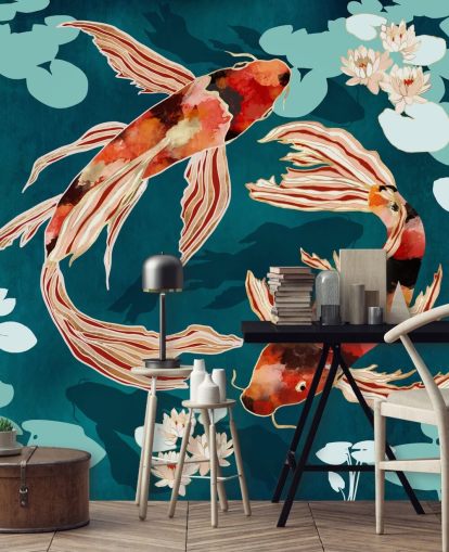 Koi arancioni che nuotano in uno stagno blu con ninfee turchesi