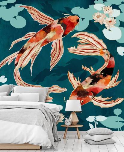 Koi arancioni che nuotano in uno stagno blu con ninfee turchesi