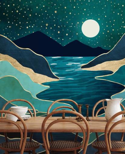 Luna su un fiume blu e le montagne