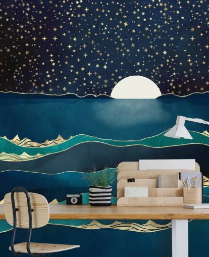 Lua branca em um céu estrelado sobre um mar azul Lua branca em um céu estrelado sobre um mar azul