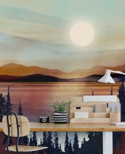 Coucher de soleil sur le lac bronze et les montagnes avec des arbres forestiers