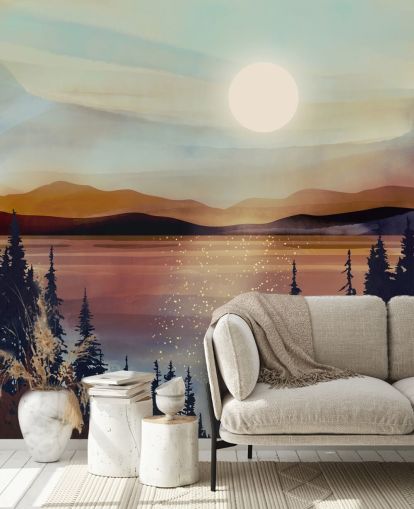 Solnedgång över brons sjö och berg med skogsträd Solnedgång över brons sjö och berg med skogsträd