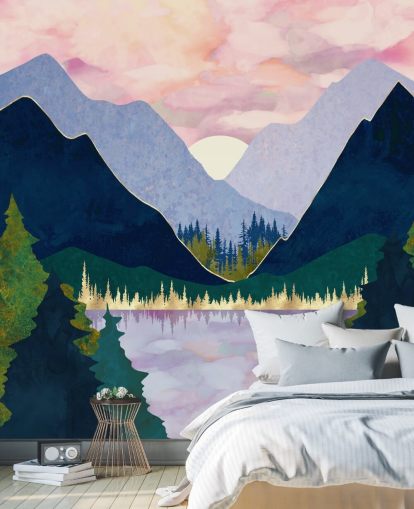 Lila und blaue Berge in der Nähe eines Sees bei Sonnenuntergang Lila und blaue Berge in der Nähe eines Sees bei Sonnenuntergang