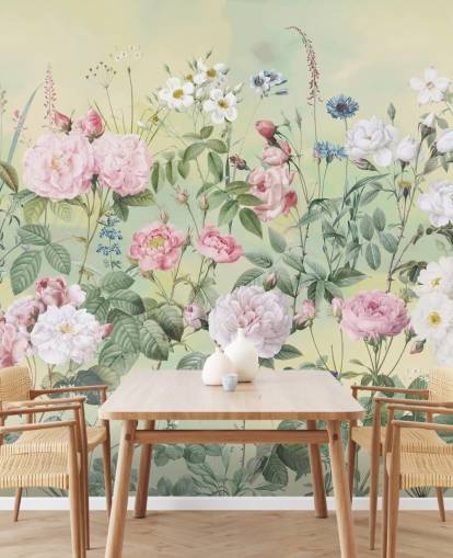 Pastelroze en witte bloemen op een crèmekleurige achtergrond