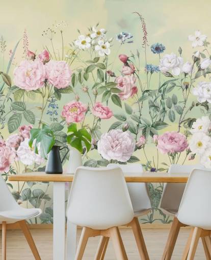 Flores rosas y blancas pastel sobre fondo crema