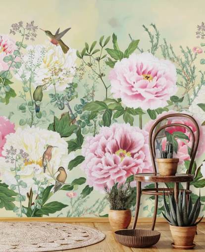 Store rosa blomster med fugler på krembakgrunn Store rosa blomster med fugler på krembakgrunn