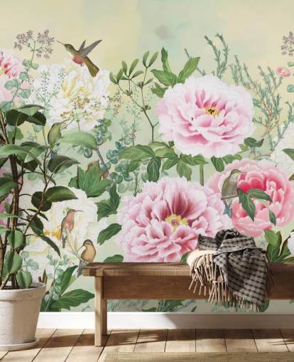 Große rosa Blumen mit Vögel auf cremefarbenem Hintergrund