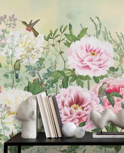 Große rosa Blumen mit Vögel auf cremefarbenem Hintergrund