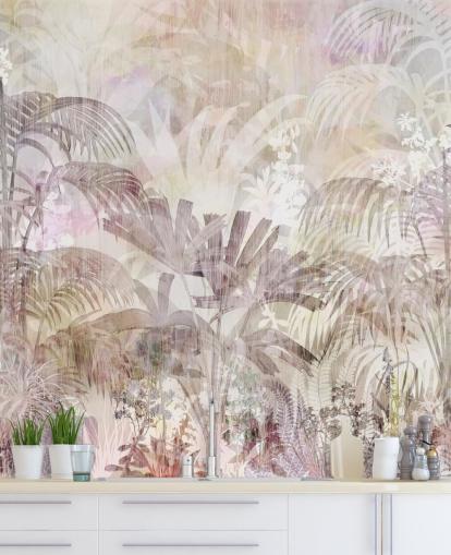 Fond beige avec des silhouettes d'arbres décolorées et des arbres violets plus foncés au premier plan