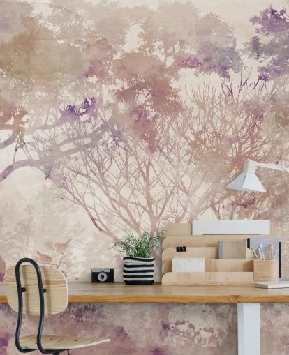 Fondo beige con árboles y pájaros marrones con toques de rojo púrpura y polvoriento