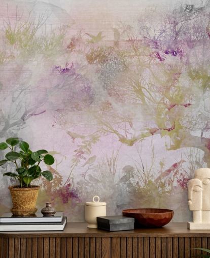 Fundo roxo claro com árvores roxas, verdes e vermelhas em estilo aquarela Fundo roxo claro com árvores roxas, verdes e vermelhas em estilo aquarela