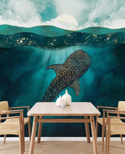 Donkerblauwe oceaan met een gouden walvishaai en blauwe silhouetten in de verte 