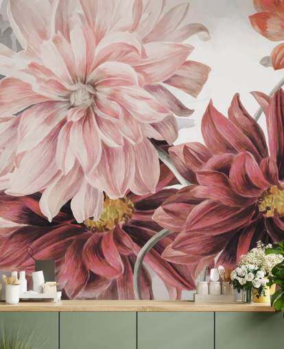 Grandes flores vermelhas e rosa em um fundo branco e cinza