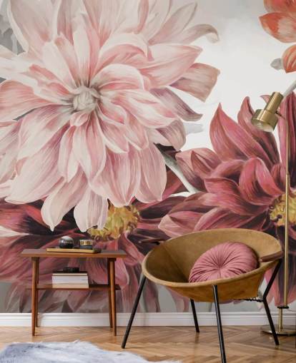 Grandi fiori rossi e rosa su sfondo bianco e grigio