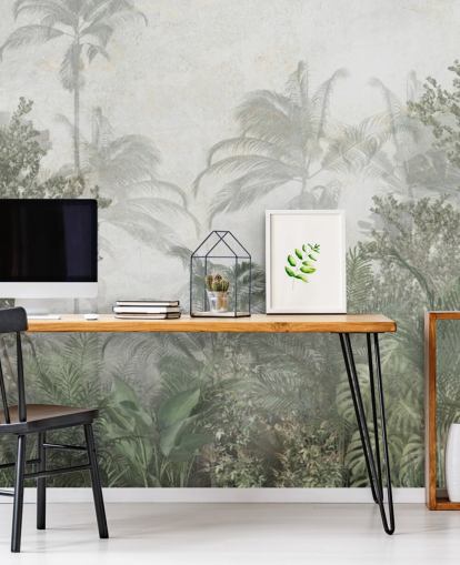 Árboles selváticos altos de color verde tropical en una jungla con un papel pintado de neblina suave