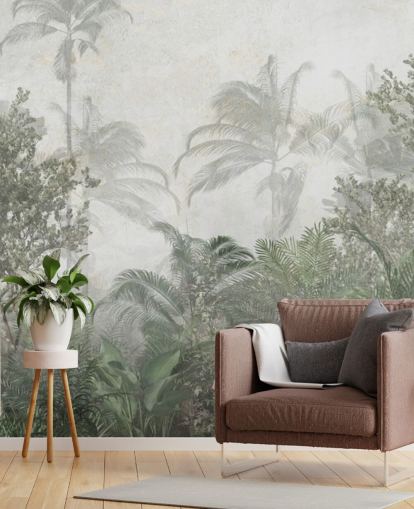 Hoge tropische groene junglebomen in een jungle met een zacht nevelbehang