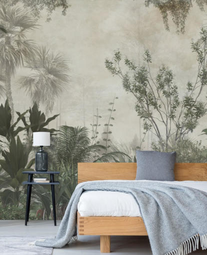 Donkergroene tropische palmbomen in een jungle met een lichtbeige hemelbehang