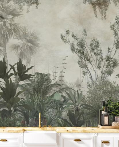 Donkergroene tropische palmbomen in een jungle met een lichtbeige hemelbehang